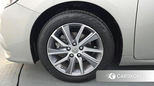 Lexus New ES300h id 4417482 из Кореи 28
