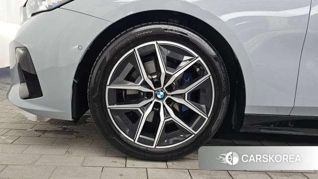BMW 5 Series (G60) id 4381334 из Кореи 31