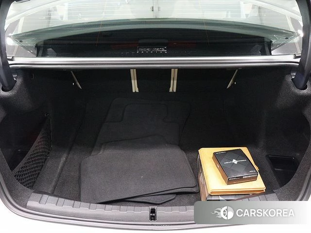 BMW 3 Series (G20) 2023 Белый из Кореи, фото 5