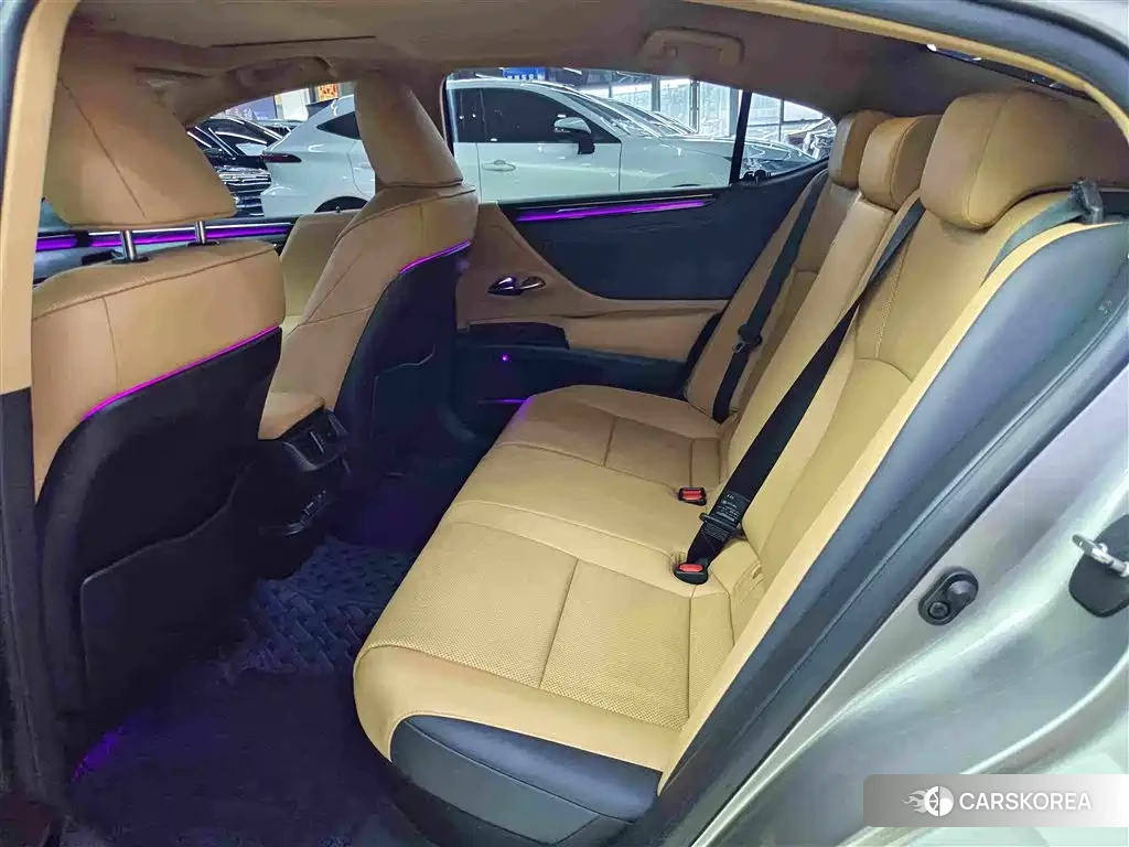 Lexus ES id 4583826 из Китая 13