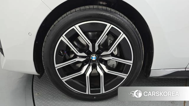 BMW 7 Series (G70) id 4665292 из Кореи 32