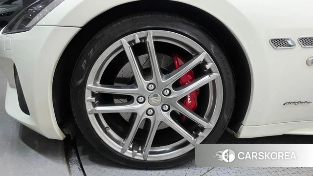 Maserati GranTurismo id 4907359 из Кореи 30