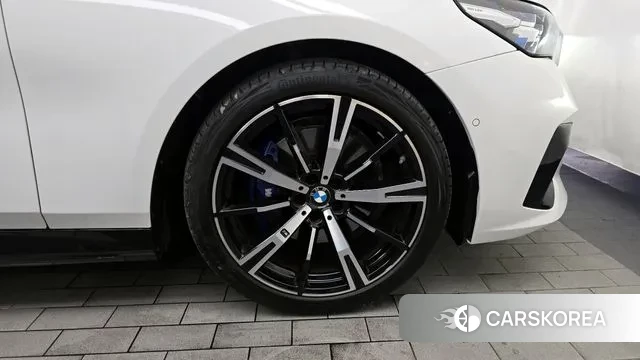 BMW 5 Series (G60) id 3002328 из Кореи 15