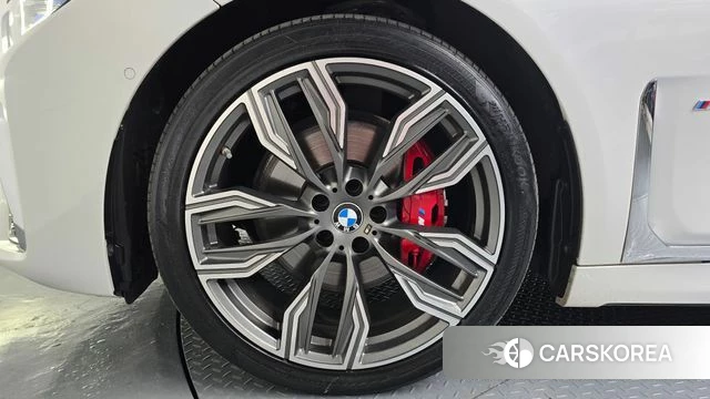 BMW 7 Series (G11) id 4187903 из Кореи 31