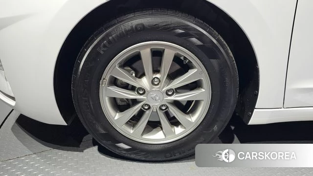 Hyundai The New Avante AD id 3936618 из Кореи 15