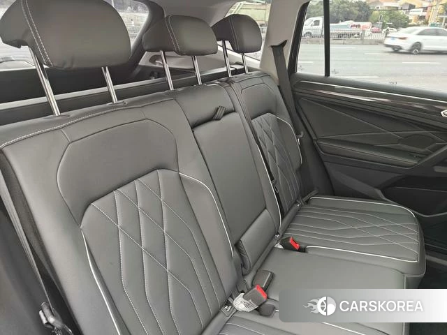 Volkswagen Tiguan L id 4205810 из Китая 12