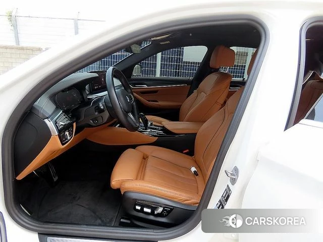 BMW 5 Series (G30) id 4308755 из Кореи 15