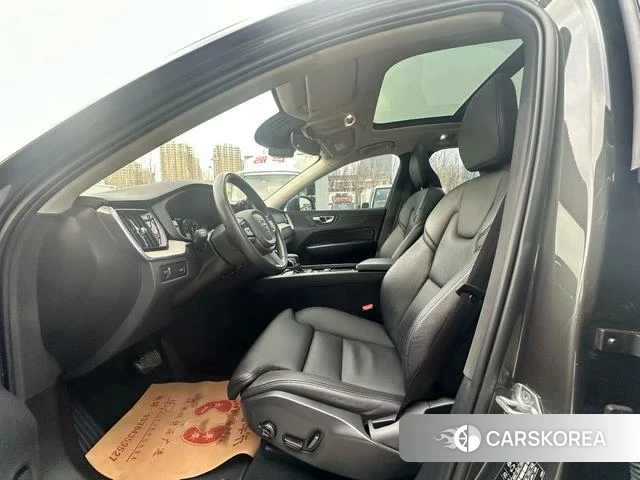 Volvo XC60 2020 Темно-серый из Китая, фото 5