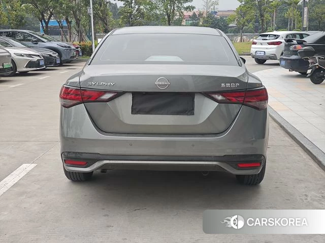 Nissan Xuan Yi 2026 Серебристо-серый из Китая, фото 5