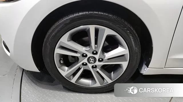 Hyundai Avante AD id 2961780 из Кореи 15