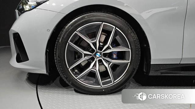 BMW 5 Series (G60) id 4622953 из Кореи 28