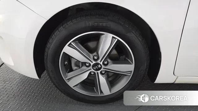 Kia The New K3 id 3723811 из Кореи 15