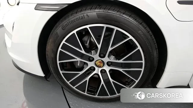 Porsche Taycan id 3279554 из Кореи 15