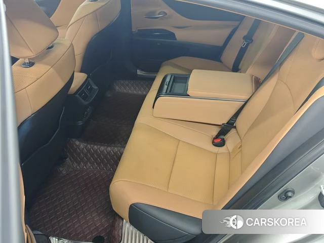 Lexus ES id 4342103 из Китая 15