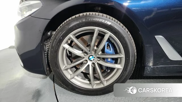 BMW 5 Series (G30) id 4525949 из Кореи 30