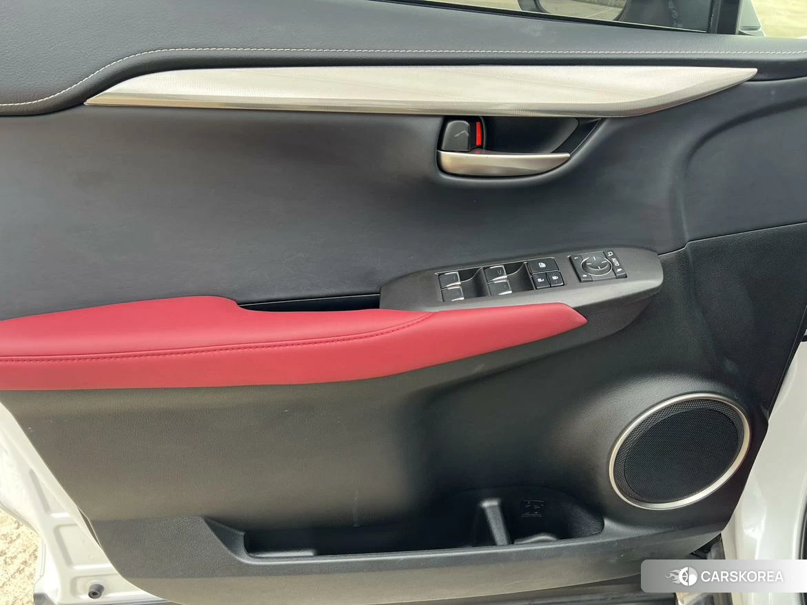 Lexus NX id 4461344 из Китая 19