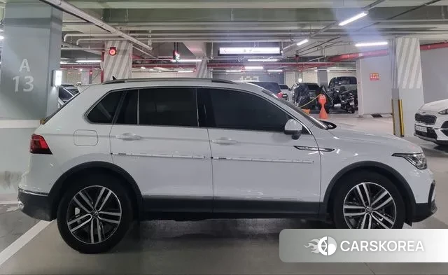 Volkswagen Tiguan second Generation 2023 Белый из Кореи, фото 5