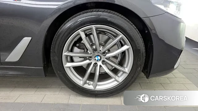 BMW 5 Series (G30) id 3698025 из Кореи 15