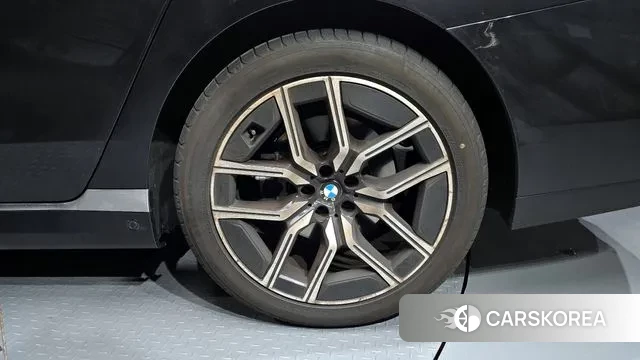 BMW 7 Series (G70) id 3596033 из Кореи 15