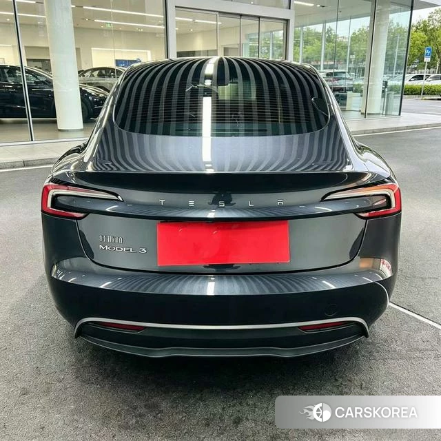 Tesla Model 3 2025 Темно-серый из Китая, фото 5
