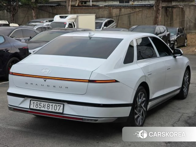 Hyundai Grandeur (GN7) id 3792395 из Кореи 15