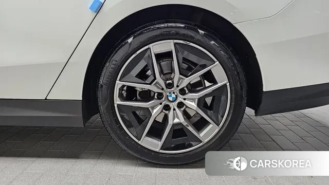 BMW 5 Series (G60) id 3512526 из Кореи 15