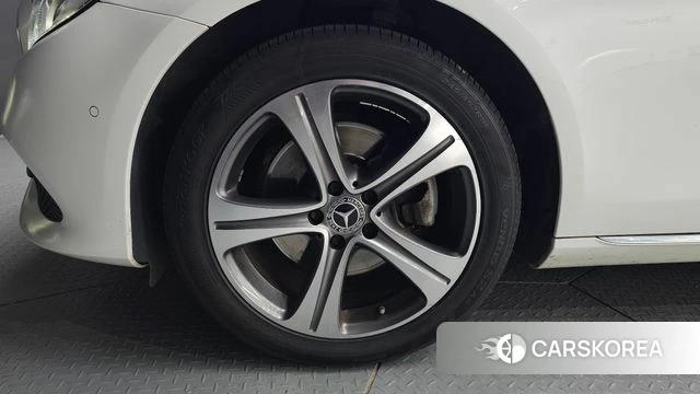 Mercedes-Benz E-Class W213 id 4595920 из Кореи 28