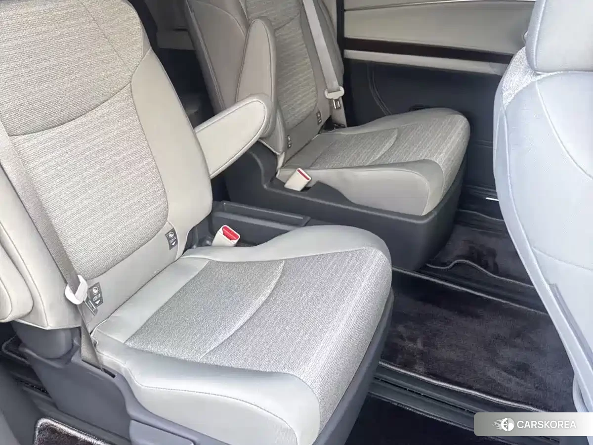 Toyota Sienna 2026 Черный из Китая, фото 5