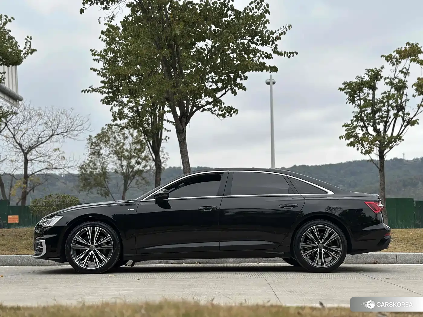 Audi A6L 2021 Черный из Китая, фото 5