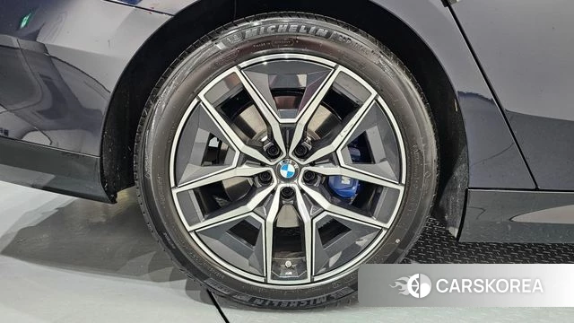 BMW 5 Series (G60) id 4266182 из Кореи 32