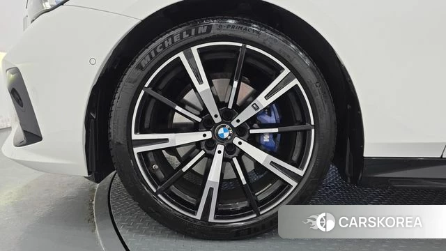 BMW 5 Series (G60) id 4329403 из Кореи 15