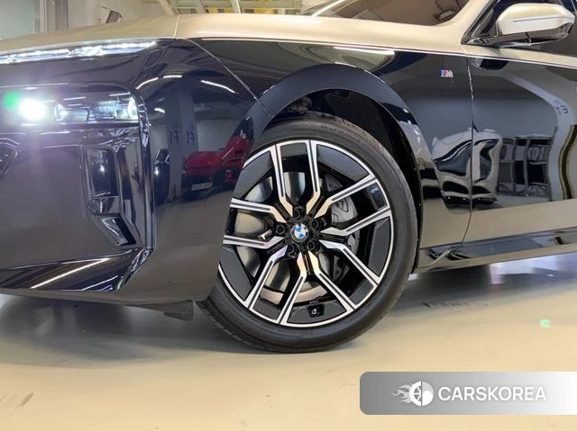 BMW 7 Series (G70) id 3838031 из Кореи 15