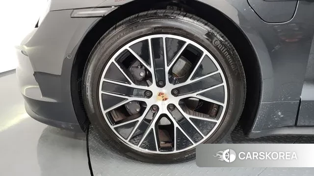 Porsche Taycan id 3332942 из Кореи 15