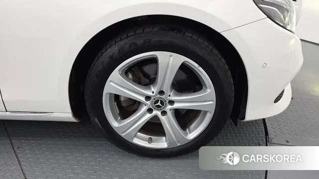 Mercedes-Benz E-Class W213 id 3789602 из Кореи 15