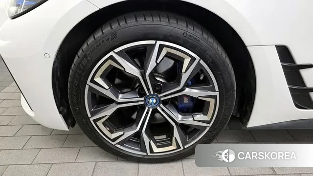 BMW i4 id 3394546 из Кореи 15