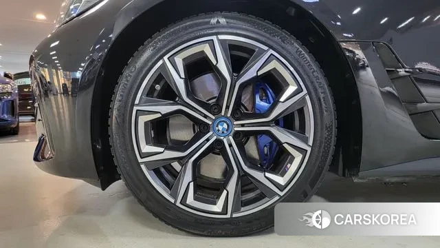 BMW i4 id 3721343 из Кореи 15