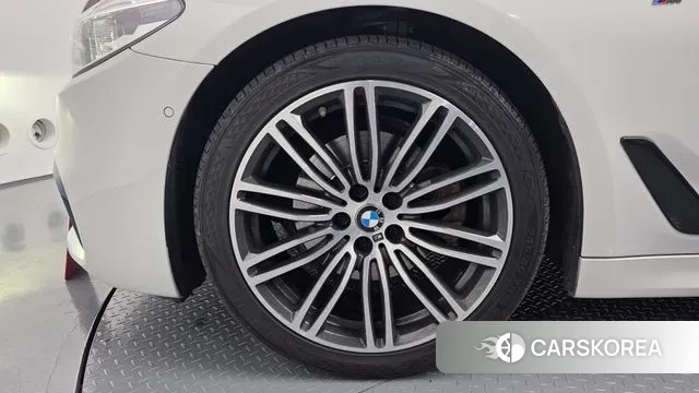 BMW 5 Series (G30) id 3736339 из Кореи 15