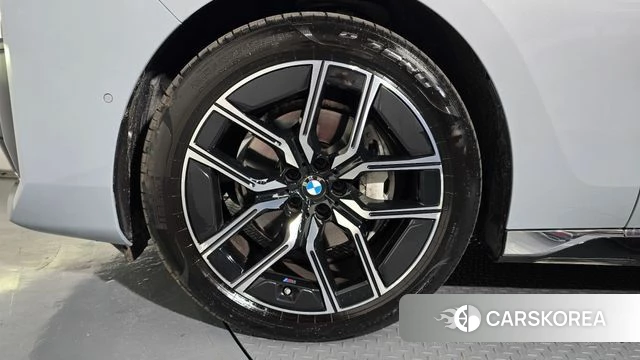 BMW 7 Series (G70) id 4016772 из Кореи 15