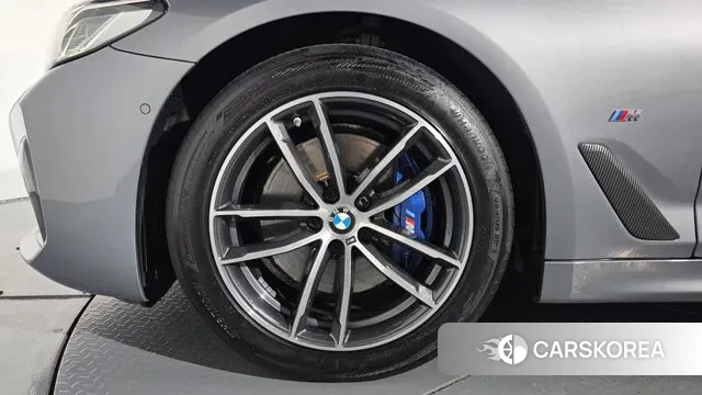 BMW 5 Series (G30) id 3195949 из Кореи 15