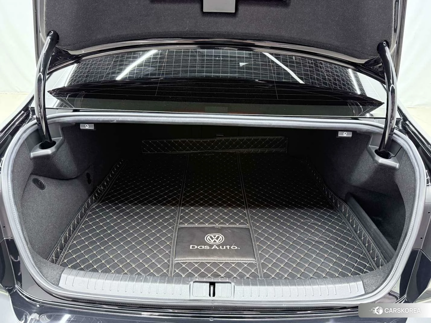 Volkswagen Magotan PHEV id 4455345 из Китая 11