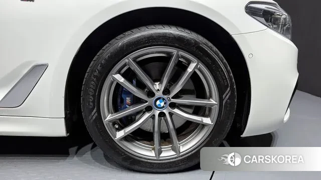 BMW 5 Series (G30) id 3413429 из Кореи 15