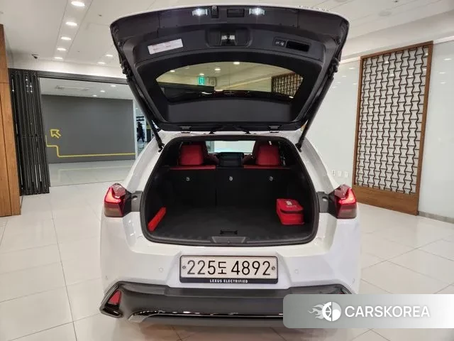 Lexus UX300h id 3658793 из Кореи 10