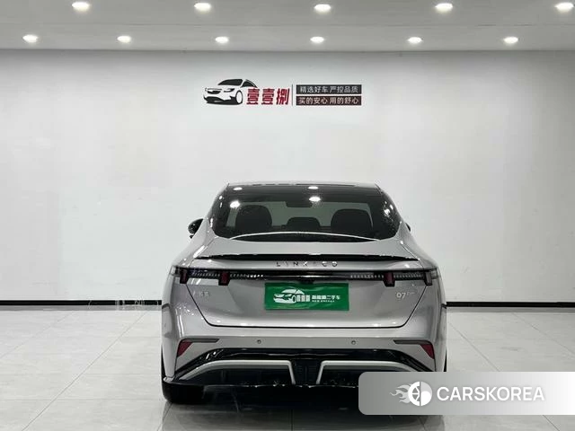 Lynk 07 EM-P 2025 Серебристо-серый из Китая, фото 5
