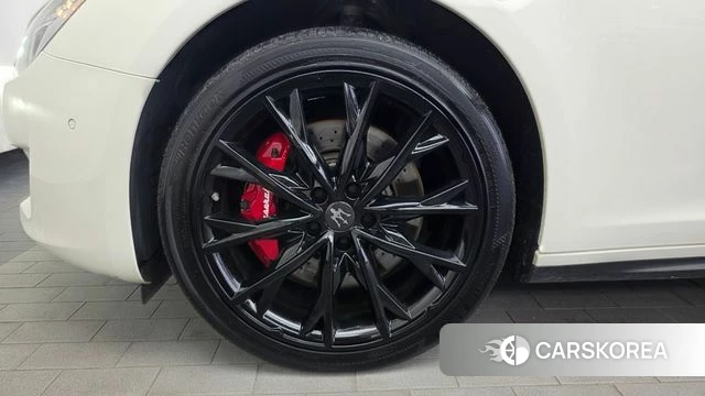 Maserati Ghibli id 4610035 из Кореи 12