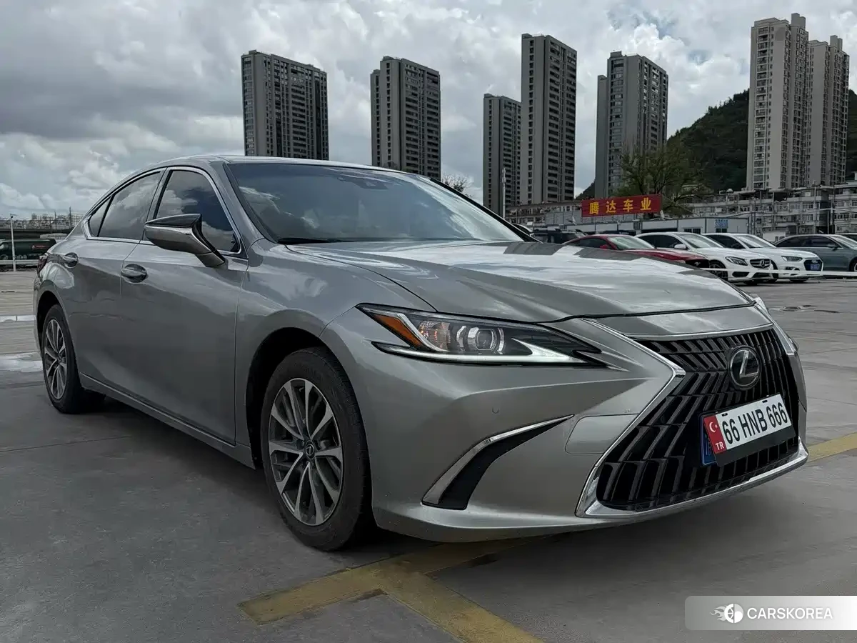Lexus ES 2023 Silver/gray из Китая, фото 5