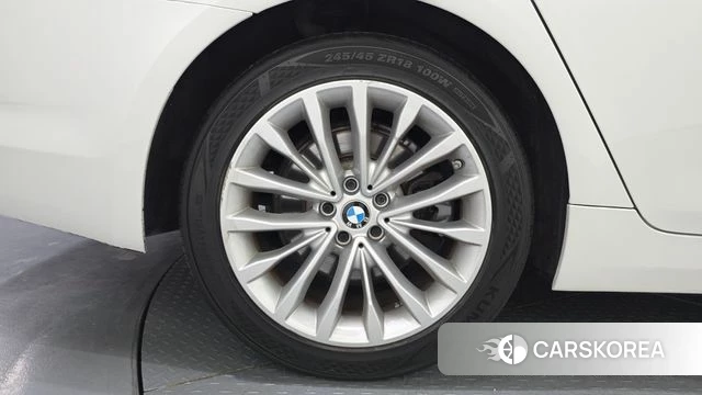 BMW 5 Series (G30) id 4684117 из Кореи 15
