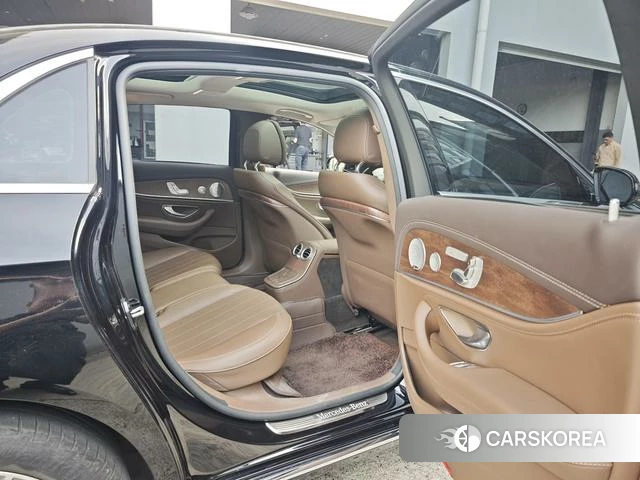 Mercedes-Benz E-class 2023 Черный из Китая, фото 5