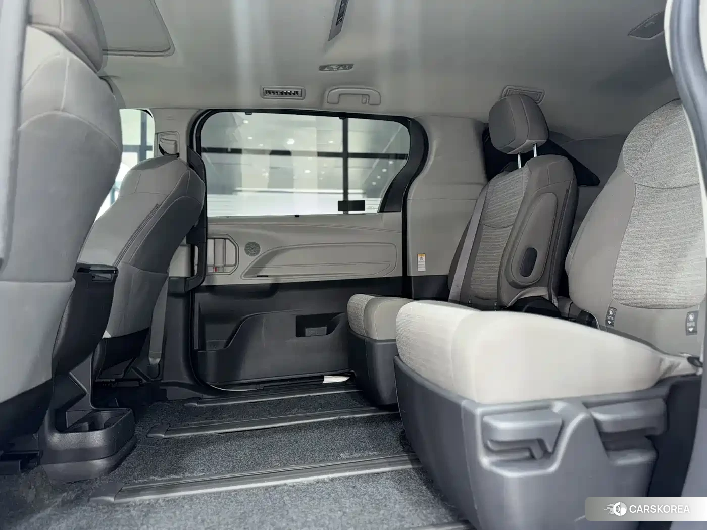 Toyota Sienna 2023 Белый из Китая, фото 5