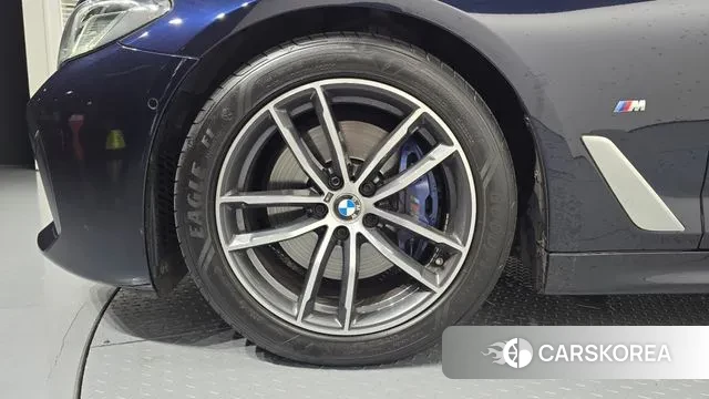 BMW 5 Series (G30) id 3053648 из Кореи 15