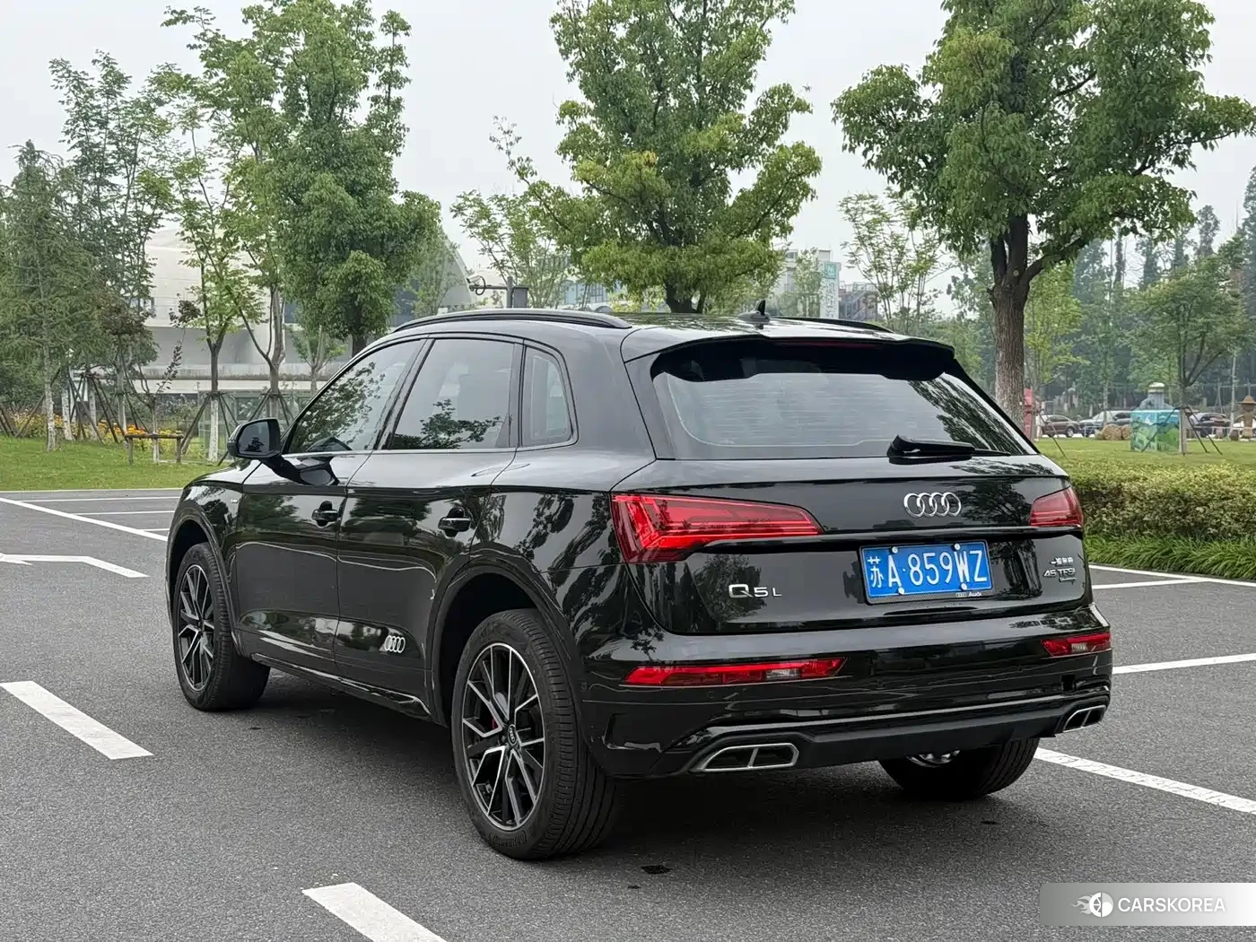 Audi Q5L id 4559870 из Китая 10